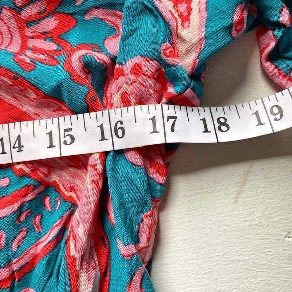 Emily Wonder Green and Pink Paisley Print V-Neck Long Sleeve Top - Picture 10 of 14